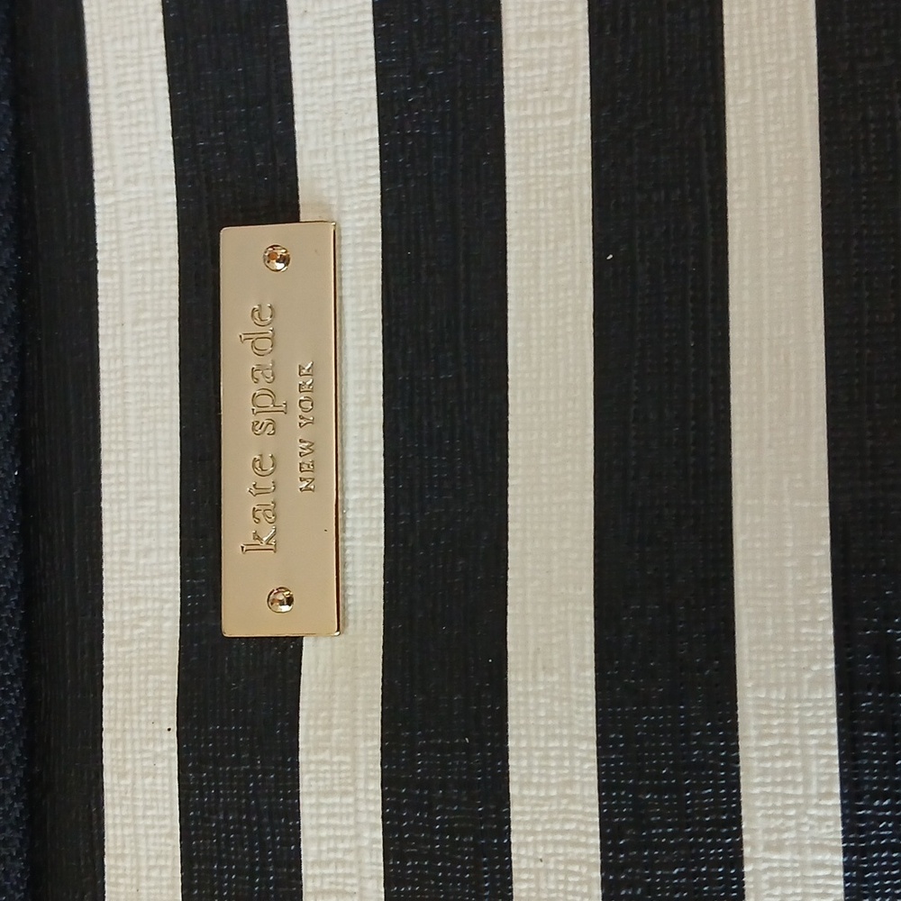 EUC Kate Spade Black And White Stripe 13"×9.5" Laptop Notebook Sleeve - Picture 4 of 9